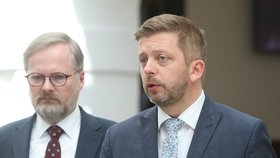 Tisková konference po jednání vlády ve Sněmovně: Premiér Petr Fiala (ODS) a ministr vnitra Vít Rakušan (STAN) (4.5.2022)