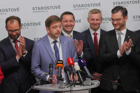 Vít Rakušan jako nový předseda hnutí STAN na první tiskové konferenci kompletního vedení hnutí sršil vtipem. (13. 4. 2019)