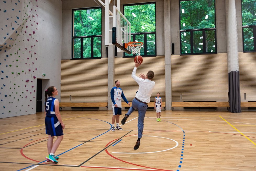 Vít Rakušan (STAN) hrál 12 let basketbal závodně za BC Kolín