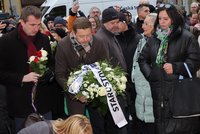 „Ostuda! Měl přijít aspoň v 6 ráno.“ Okamura vynechal Národku, Rakušan ho zkritizoval