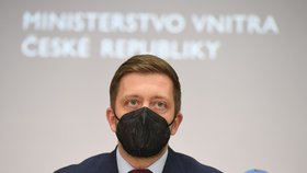 Ministr vnitra Vít Rakušan (STAN) na tiskové konferenci po jednání Ústředního krizového štábu (10.1.2022)