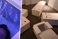 Japonská firma šokuje nezvyklou procedurou: Meditace v rakvi!