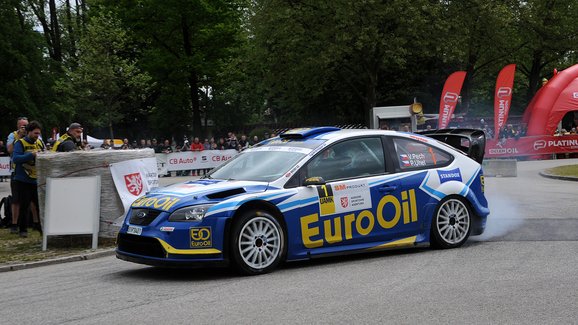 Rallye Český Krumlov po 1. etapě: Pech vede o necelých deset sekund před Kopeckým