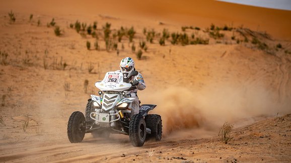 Rallye Dakar 2020 – Ohlasy po 6. etapě: Brabcovi byla zima, Vaculík řešil interkom 