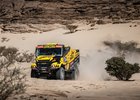 Rallye Dakar, 11. etapa: Michkovi daroval soupeř kolo, Macík tahal z písku Casaleho