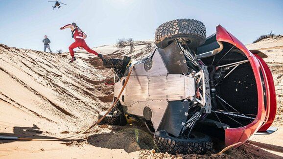 Rallye Dakar 2023 – 6. etapa: Loprais pořád vede a Tůma končí