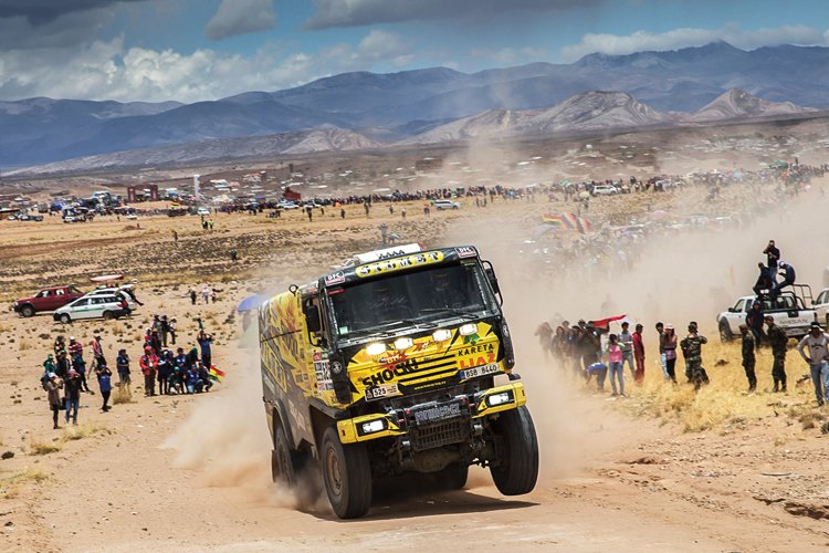 Během roku posádka odjede několik rallye