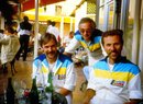 V senegalském Dakaru měli (zleva) Jaroslav Joklík, Radek Fencl a Jiří Moskal důvody k úsměvu