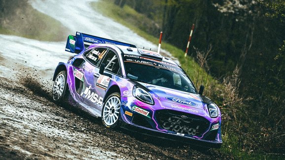 Estonská rallye po 1. dnu: Rovanperä přeskočil ve finiši Evanse