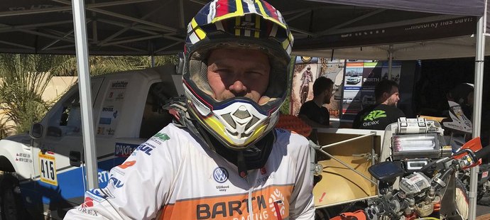 Zkušený motocyklový závodník Rudolf Lhotský obsadil první místo v kategorii motocyklů na El Chott Rallye.