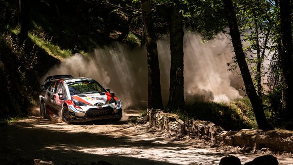 Portugalská rallye po 2. dnu: Toyoty stále vedou, Kopecký v desítce