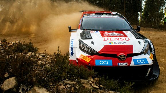 Portugalská rallye po 1. dnu: Rovanperä vede, Evans boural