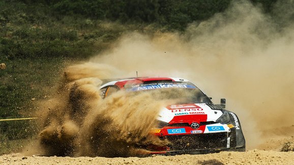 Rallye Sardinia po 1 dnu: Vede Lappi, Rovanperä ztrácí a dvě zrušené RZ