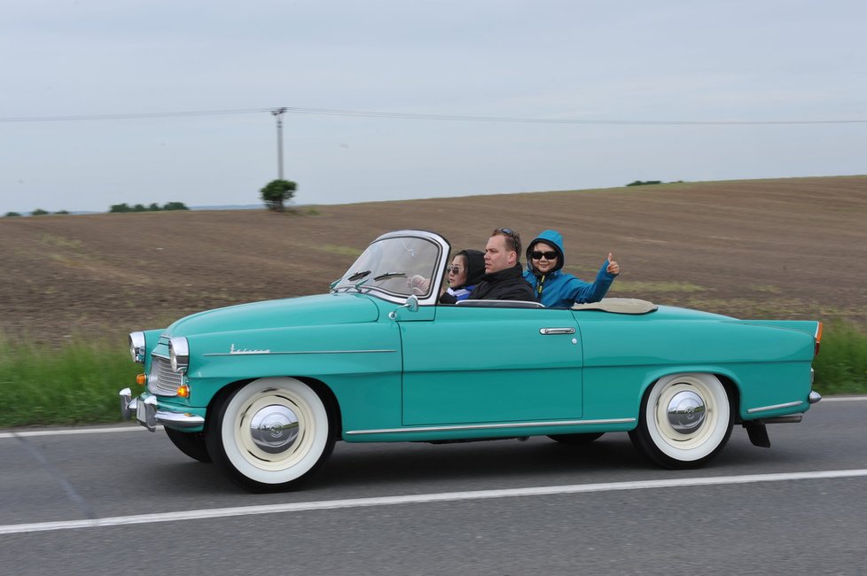 Pohledy diváků přitahovala nádherně zrekonstruovaná Škoda Felicia z muzejních sbírek