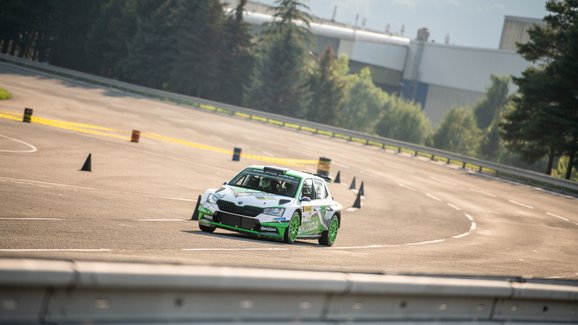 Valašská Rallye po 1. dnu: Pech bojuje s Kopeckým o sekundy