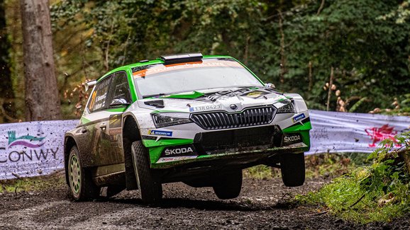 Před Britskou rallye: Boj o titul se vyostřuje