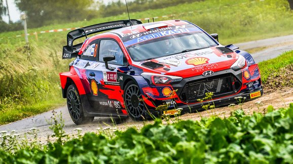 Ypres Rally po 2. dnu: Neuville má šanci ukončit vítězný půst