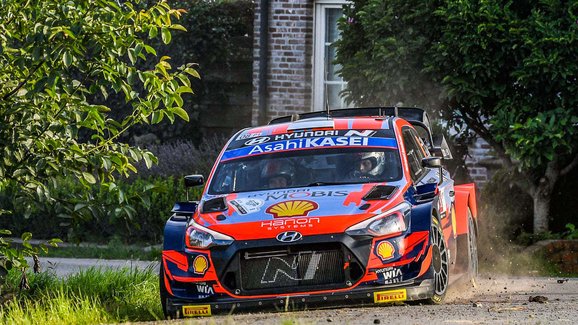 Ypres Rally v cíli: Neuville nedal soupeřům šanci a vyhrál