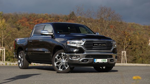 TEST RAM 1500 5.7 V8 Hemi Longhorn – Šest hvězdiček