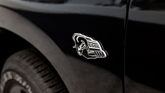 Jak moc milují Američané osmiválce? Nejmenší RAM s Hemi se prodává jak housky Jak moc milují Američané osmiválce? Nejmenší RAM s Hemi se prodává jak housky