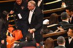 Pozor, padá hvězda! Filmový Freddie Rami Malek převzal Oscara a zřítil se z pódia
