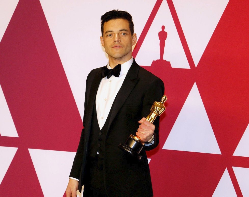 Rami Malek za ztvárnění legendárního Freddieho Mercuryho získal Oscara.