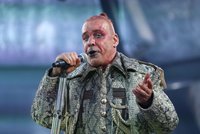 Rammstein opět zahrají v Letňanech. Vyšetřování jejich frontmana je pozastaveno