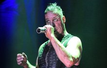 Zpěvák kapely Rammstein: Ztrácí kšefty! Kvůli chování k ženám