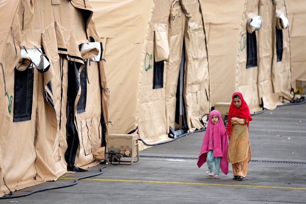 Afghánští uprchlíci na americké základně Ramstein.