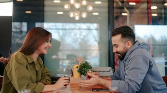 Úspěšné, nezávislé a single: Proč se randění nezávislých žen někdy mění v bojovou hru Úspěšné, nezávislé a single: Proč se randění nezávislých žen někdy mění v bojovou hru