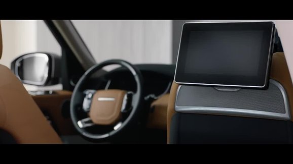 Také Range Rover se dočkal faceliftu. Má dotykové ovládání a plug-in hybrid