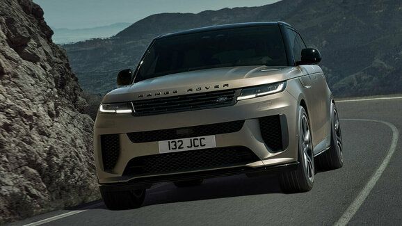 Nový Range Rover Sport SV prolétne zatáčkami jako nikdy předtím. Má 635 koní a zvládne 290 km/h