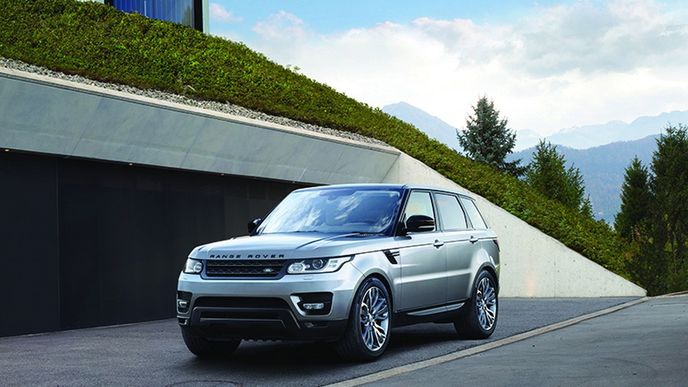 S autem po sjezdovce smrti. Range Rover Sport se řítil až 155 km/hod