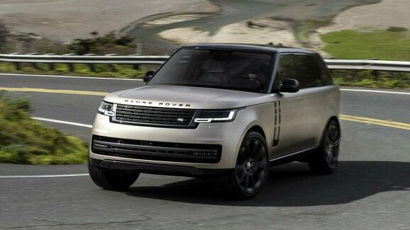 Range Rover radikálně navyšuje výkon. Král má 606 koní a můžete ho nalakovat do jakéhokoliv odstínu