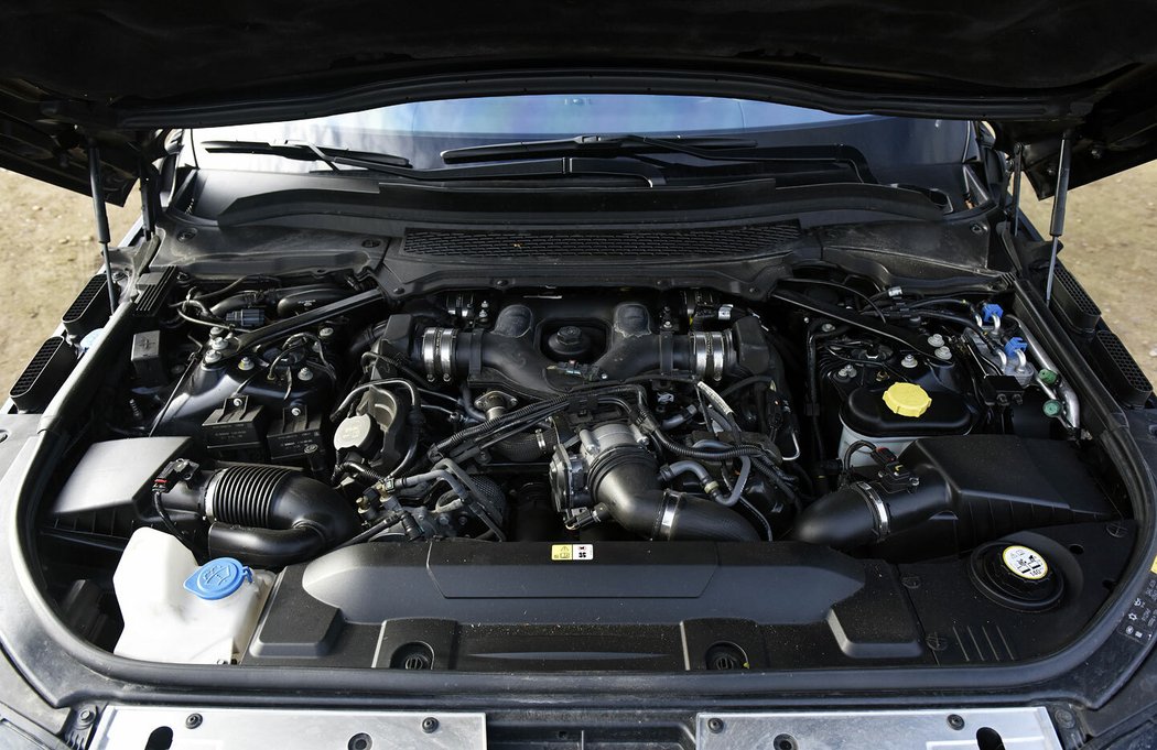 Vznětový osmiválec o objemu 4,4 litru je nejpopulárnější volbou pro evropské zájemce o Range Rover
