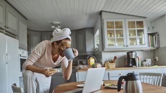 Ranní rituály podle znamení: Máte si dát vydatnou snídani, nebo radši meditovat?