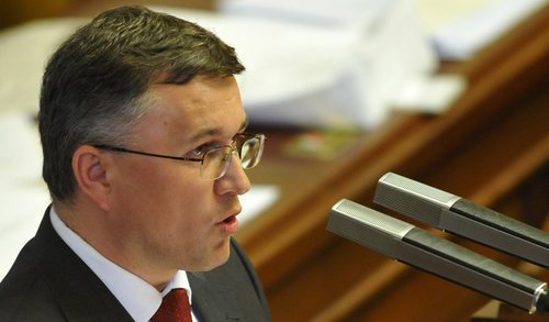 Poslanec ODS Juraj Raninec nakonec vládu podpoří. Byl nalomený na druhou stranu, ale nakonec vláda Mirka Topolánka je pro něho lepší než jiná možnost.