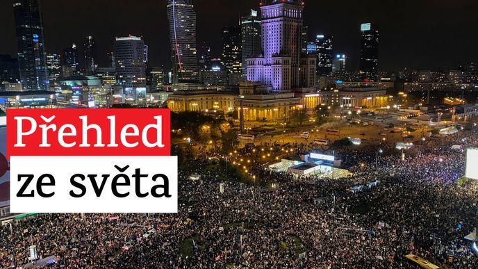 Masové protesty v Polsku z uplynulých dní zafungovaly. Tamní vláda odkládá kontroverzní zákon o potratech.