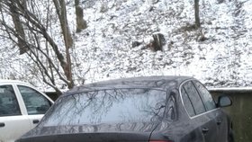 Takto dopadlo auto europoslance Ransdorfa po lednovém střetu v Libušské ulici.