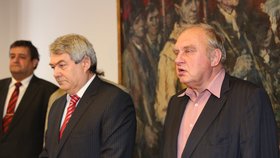 Europoslanec Miloslav Ransdorf na tiskové konferenci s vedením KSČM v sídle strany