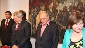 Europoslanec Miloslav Ransdorf na tiskové konferenci s vedením KSČM v sídle strany