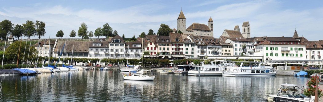 Městečko Rapperswil-Jona, kousek od alpských vrcholků, patří mezi nejlukrativnější místa ve Švýcarsku.