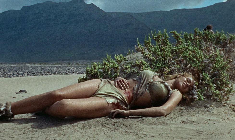 Raquel Welch ve filmu Milion let před Kristem (1966)