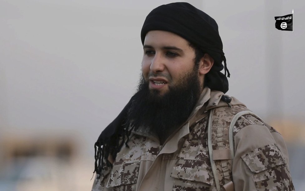 Rašíd Kassim se objevil v několika propagandistických videích ISIS.