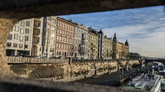 Dvě velké tuzemské banky zavřely své realitní kanceláře