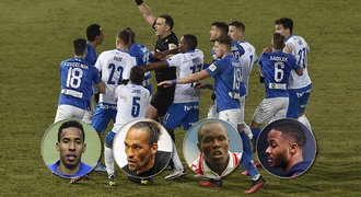 Nechutné projevy rasismu na fotbale: Černej, opice, bučení i banány!