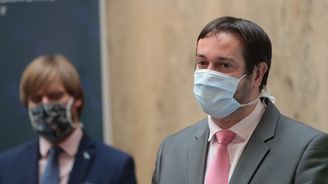 Ententýky dva špalíky, Maďar letí z politiky. Od ministra Vojtěcha odešel už druhý „pan Rouška“