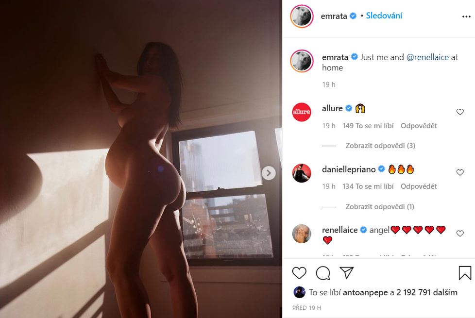 Emily Ratajkowski opět vyklouzla ze šatů