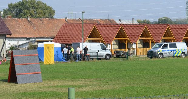 Táta na Kolínsku přejel při couvání syna (†1,5): Dítě se teprve učilo chodit