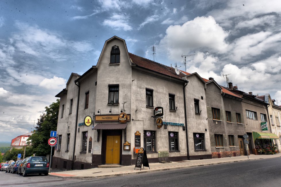 Dům Rathových s hospodou v Roudnici nad Labem